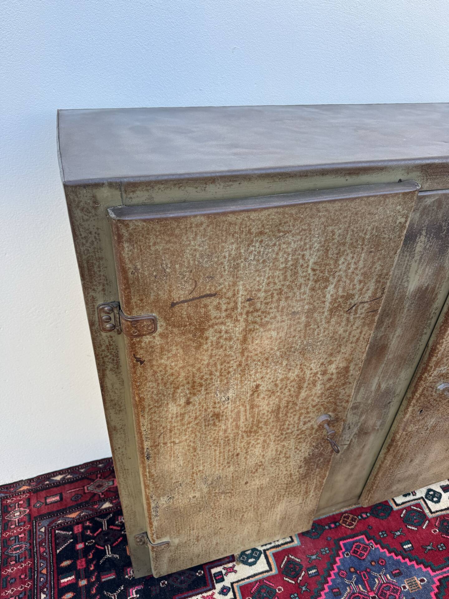 Meuble d’atelier style industriel fer patiné années 50