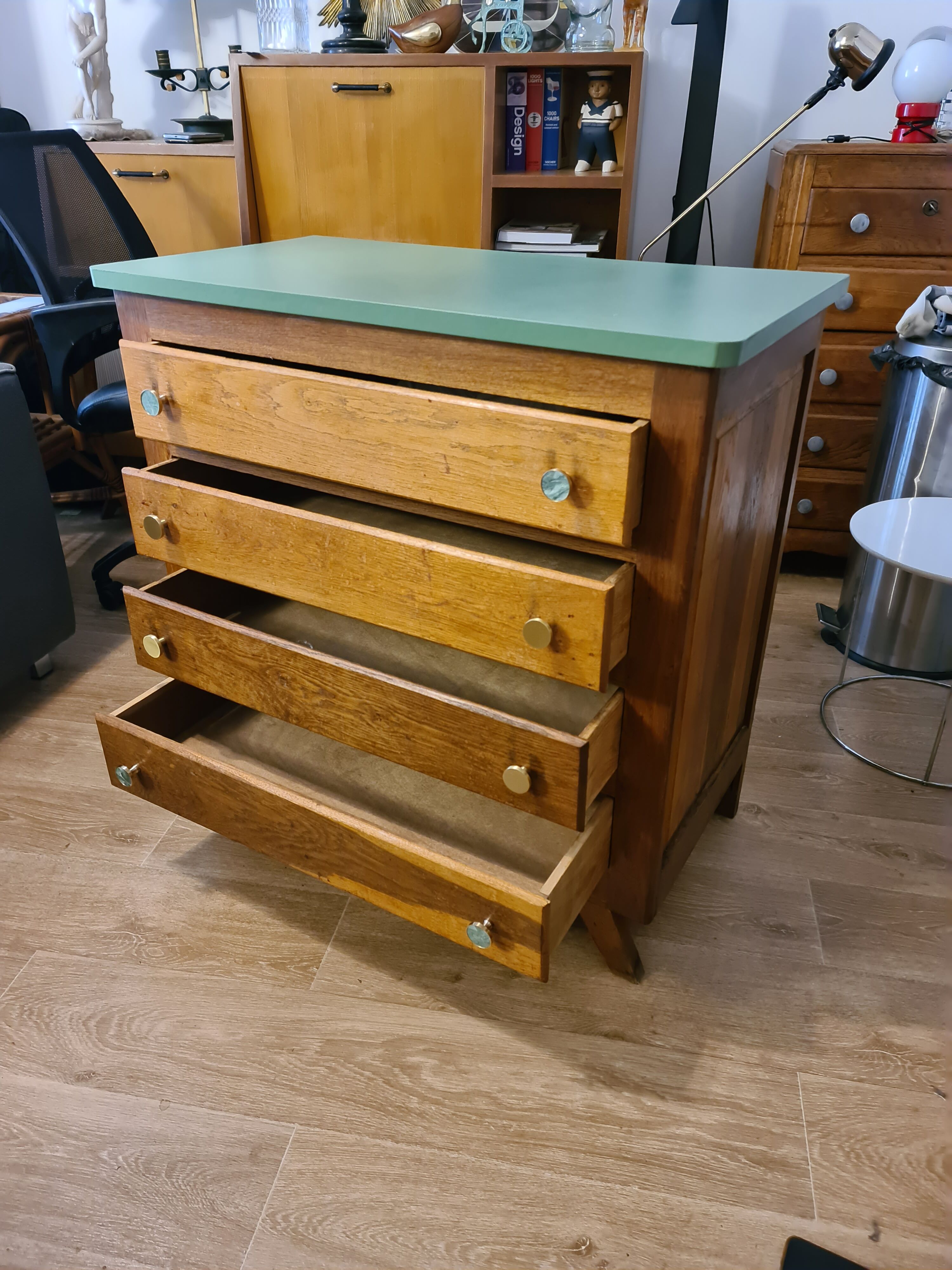 Vintage dresser 1960 foot compass