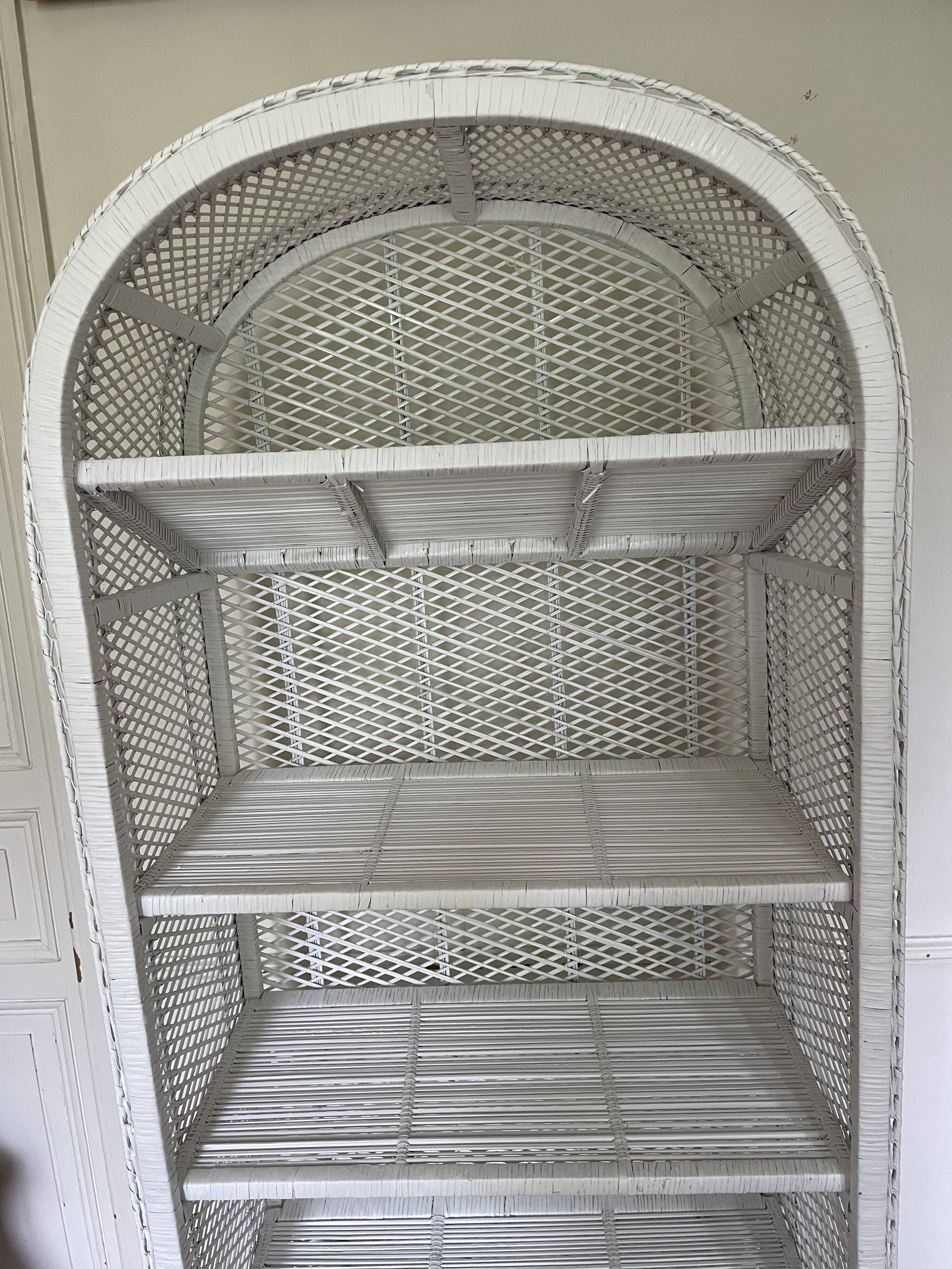 Etagère bibliothèque blanche en bambou et rotin