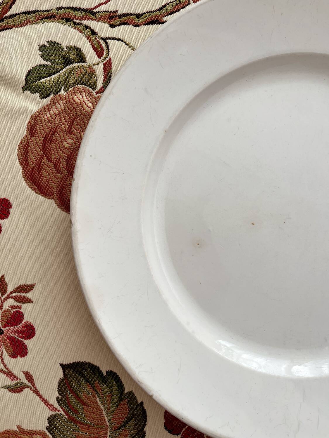 Round white ironstone dish from Creil and Montereau