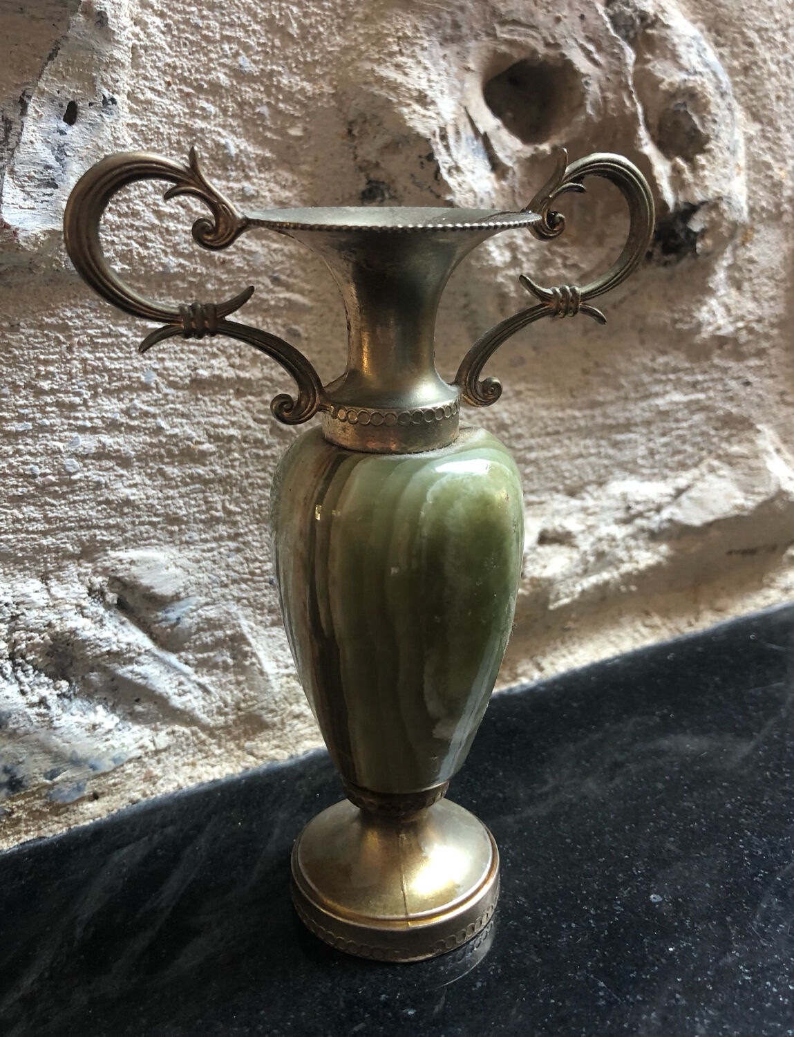 Jadeite vase/amphora