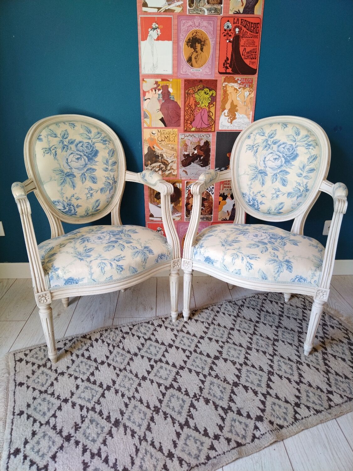 Pair of convertible armchairs