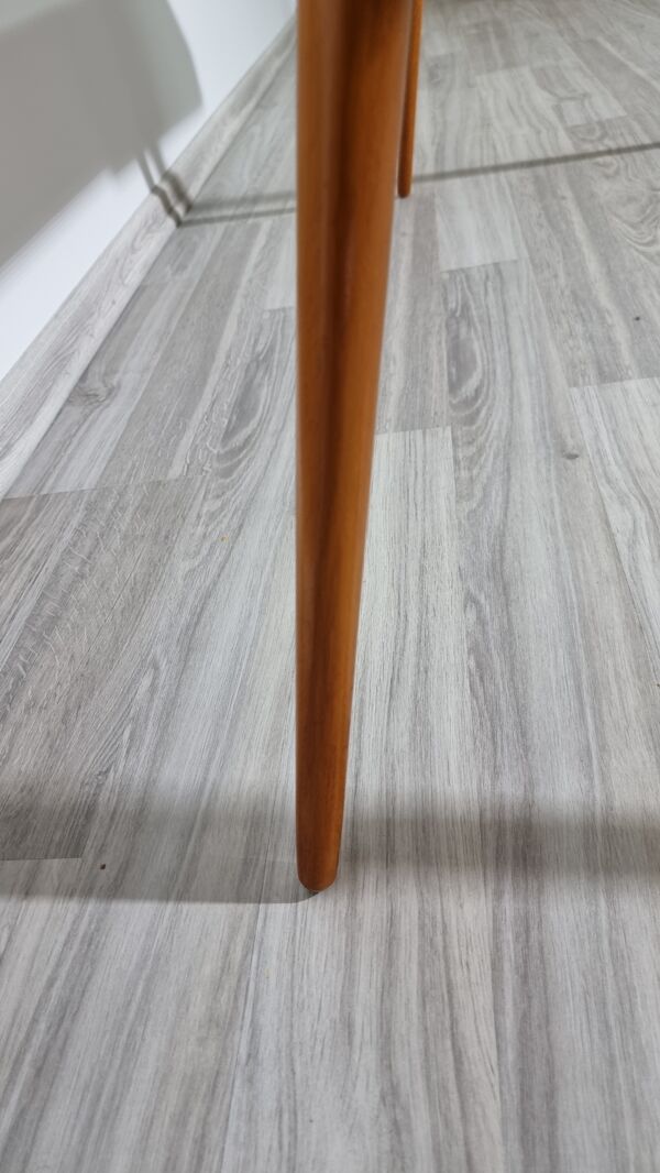 Table basse par Jiri Jiroutek