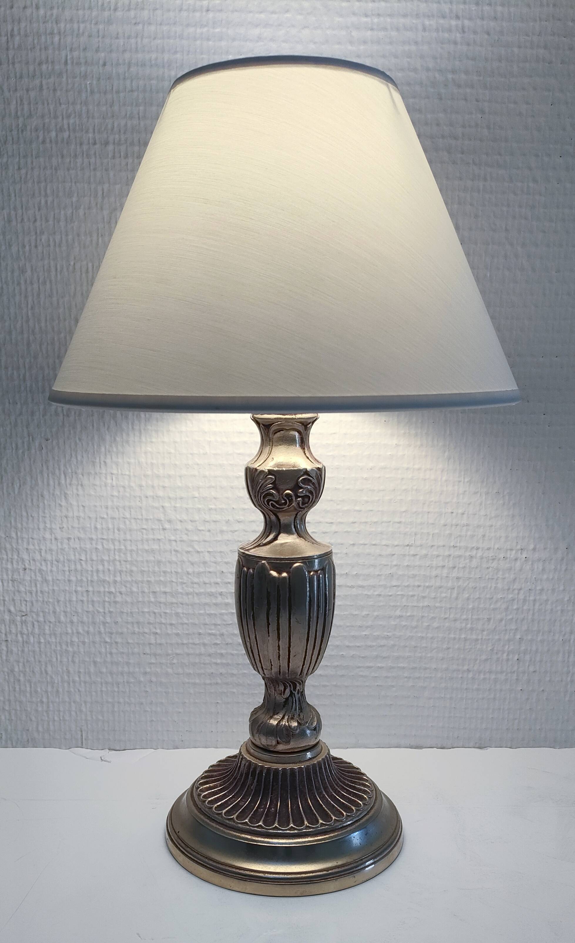 Neo classic gold metal lamp base