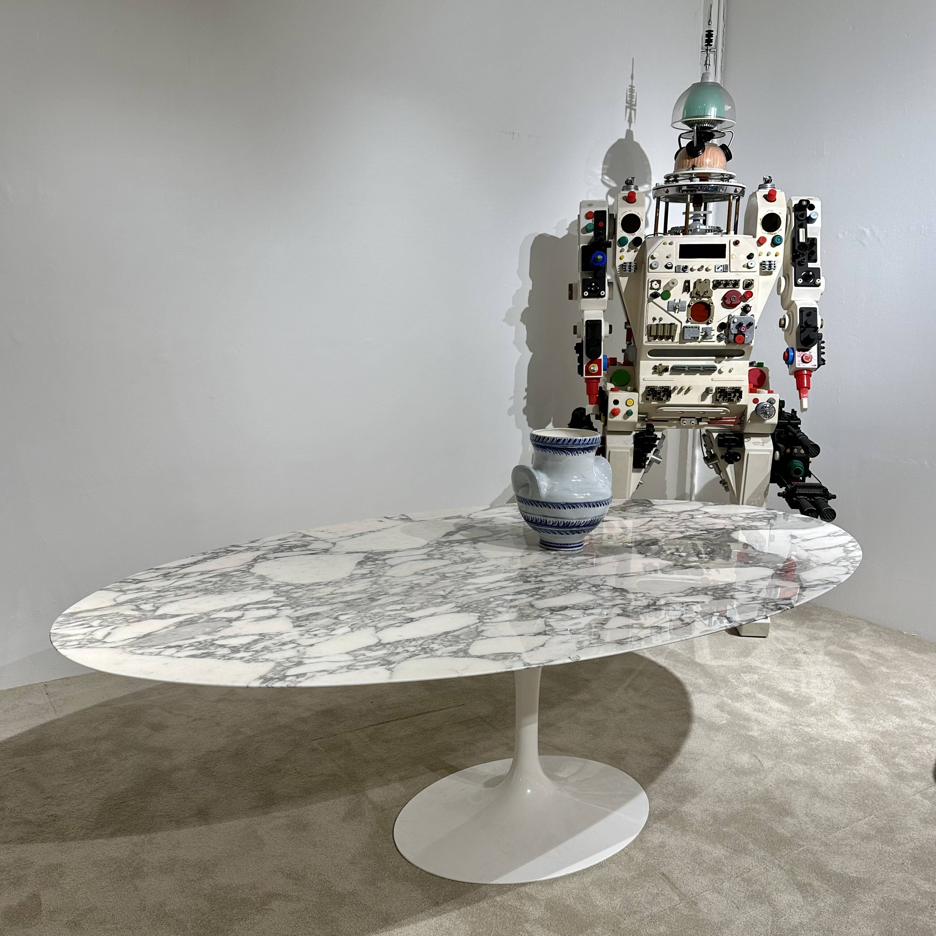 Oval Tulip Marble Table by Saarinen for Knoll - 244 cm