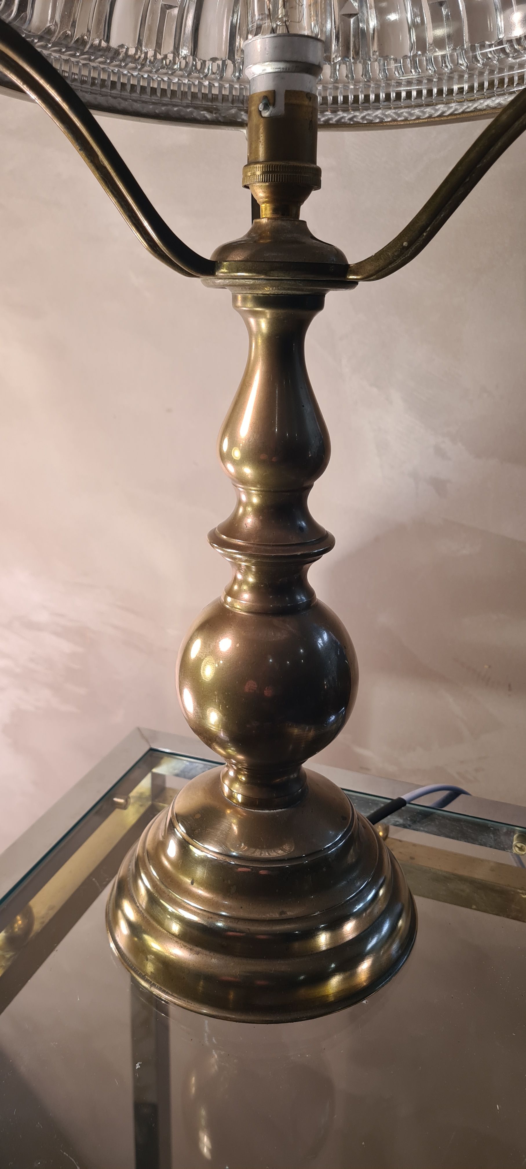 Solid brass lamp and its glass dome cut 1930 42x26 and 4kg