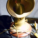 Lampe de table en laiton et bois