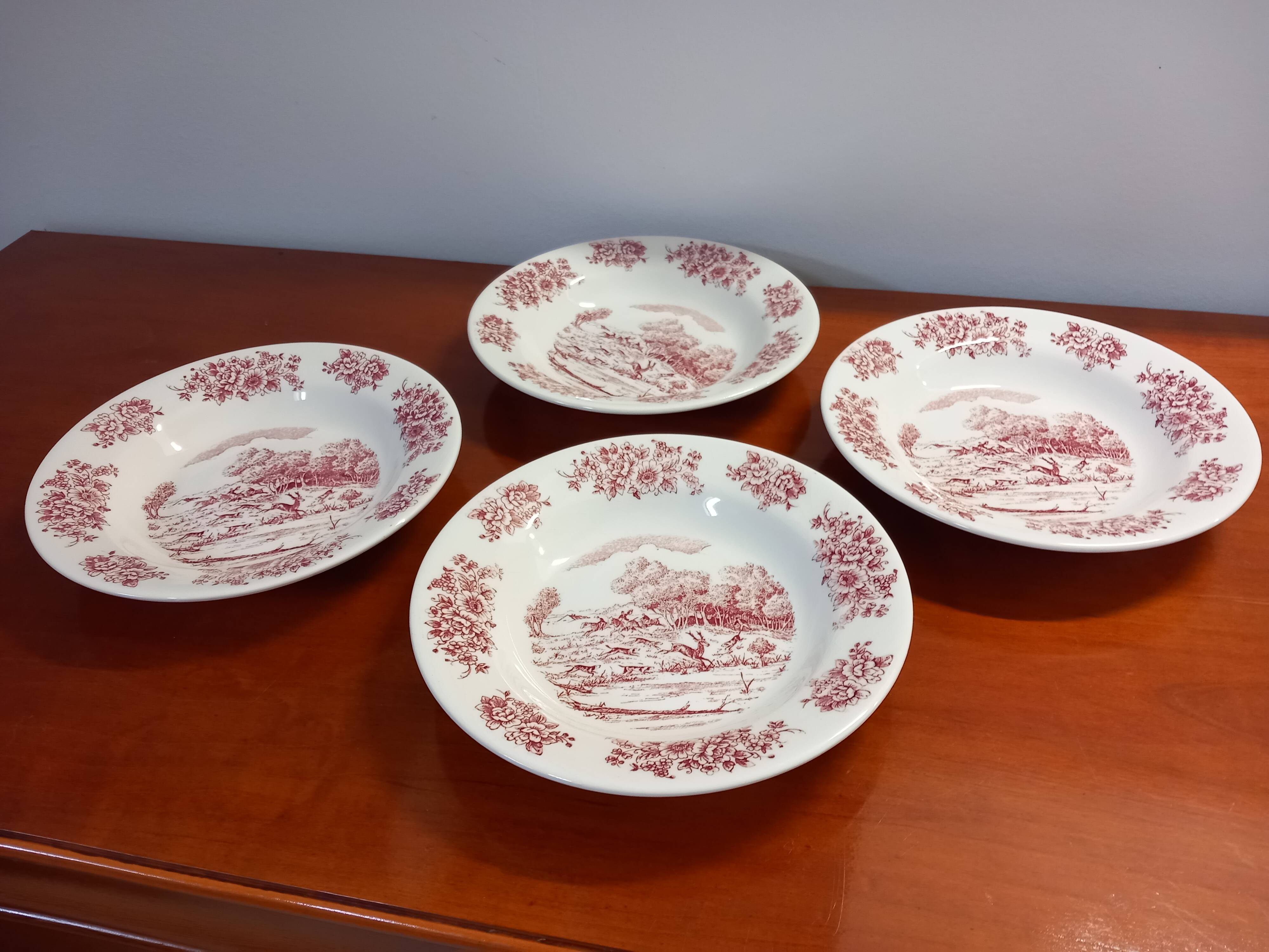 Set of 4 deep plates, Gien earthenware.