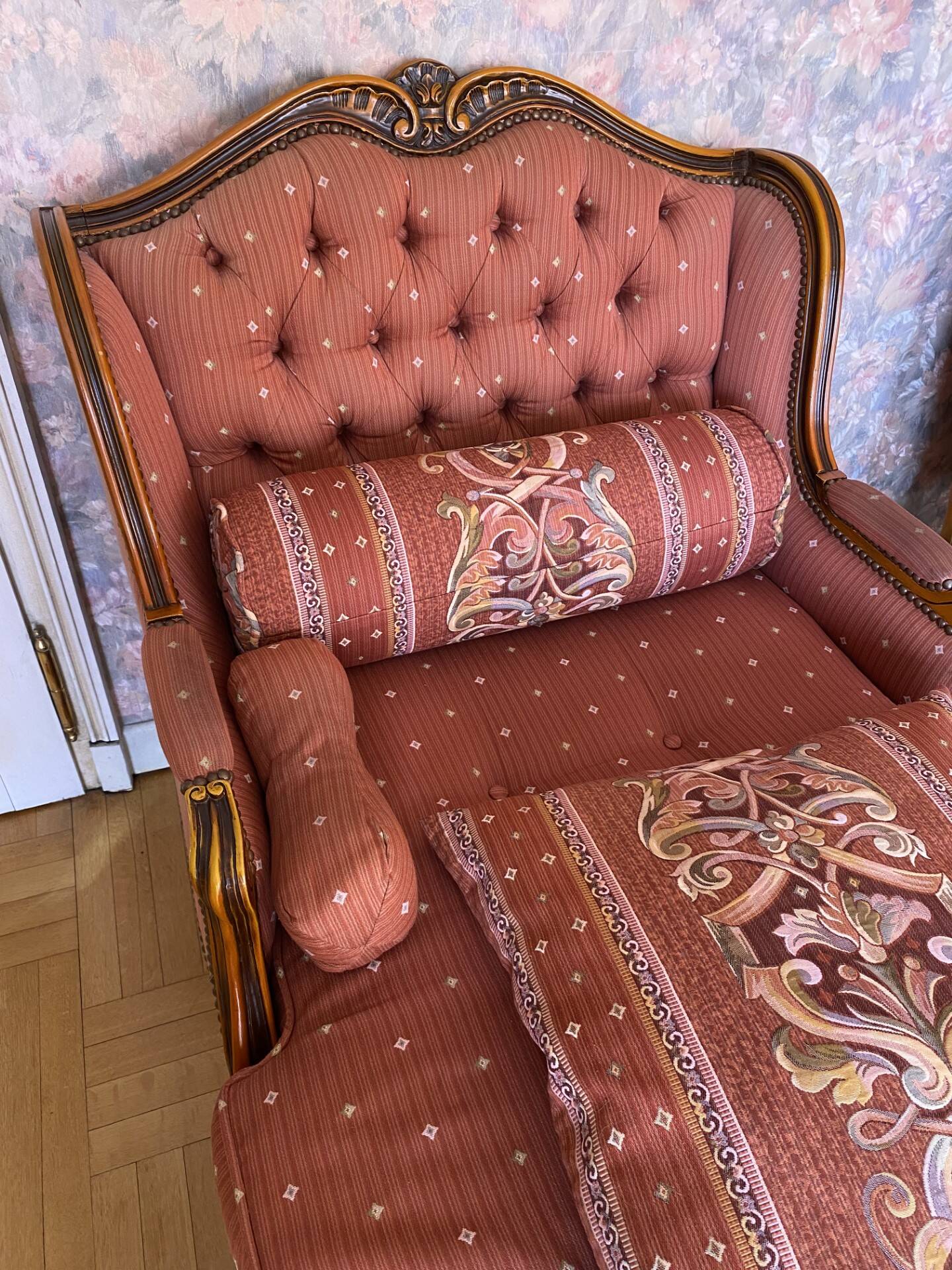 Vintage Louis XV style meridian.