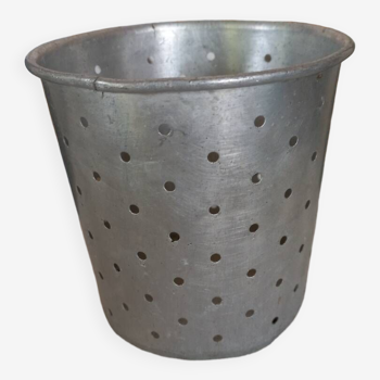 Aluminum dish pot