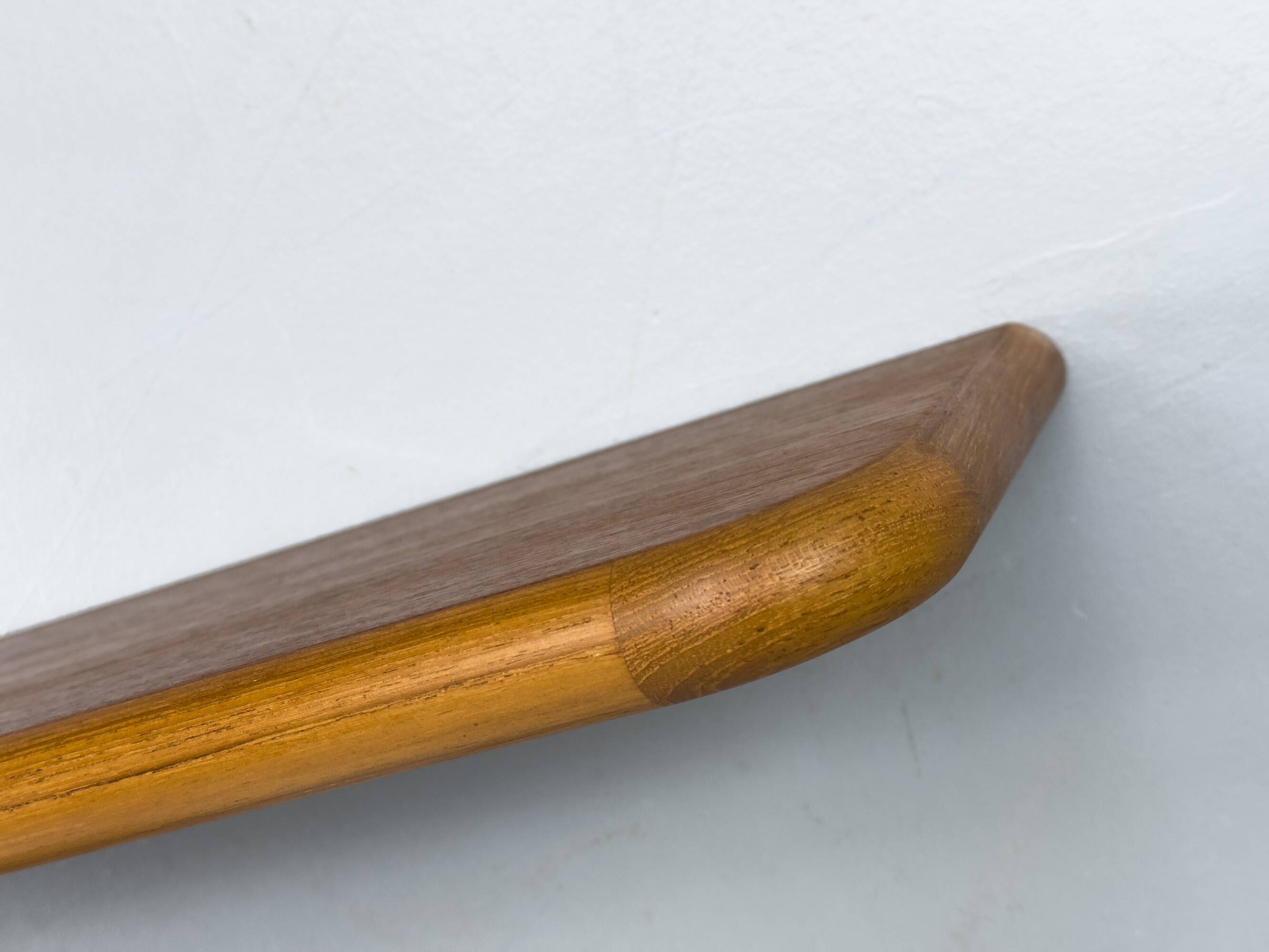 Ensemble de 2 étagères murales en teck du milieu du siècle, années 1970