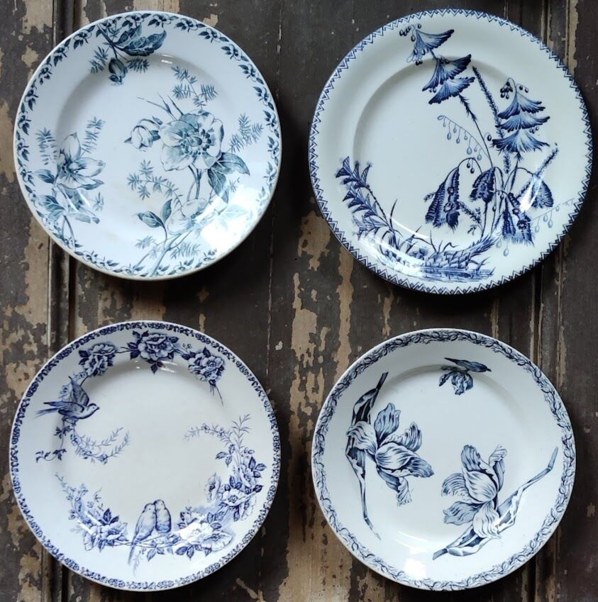 Set of four flat plates in iron earth