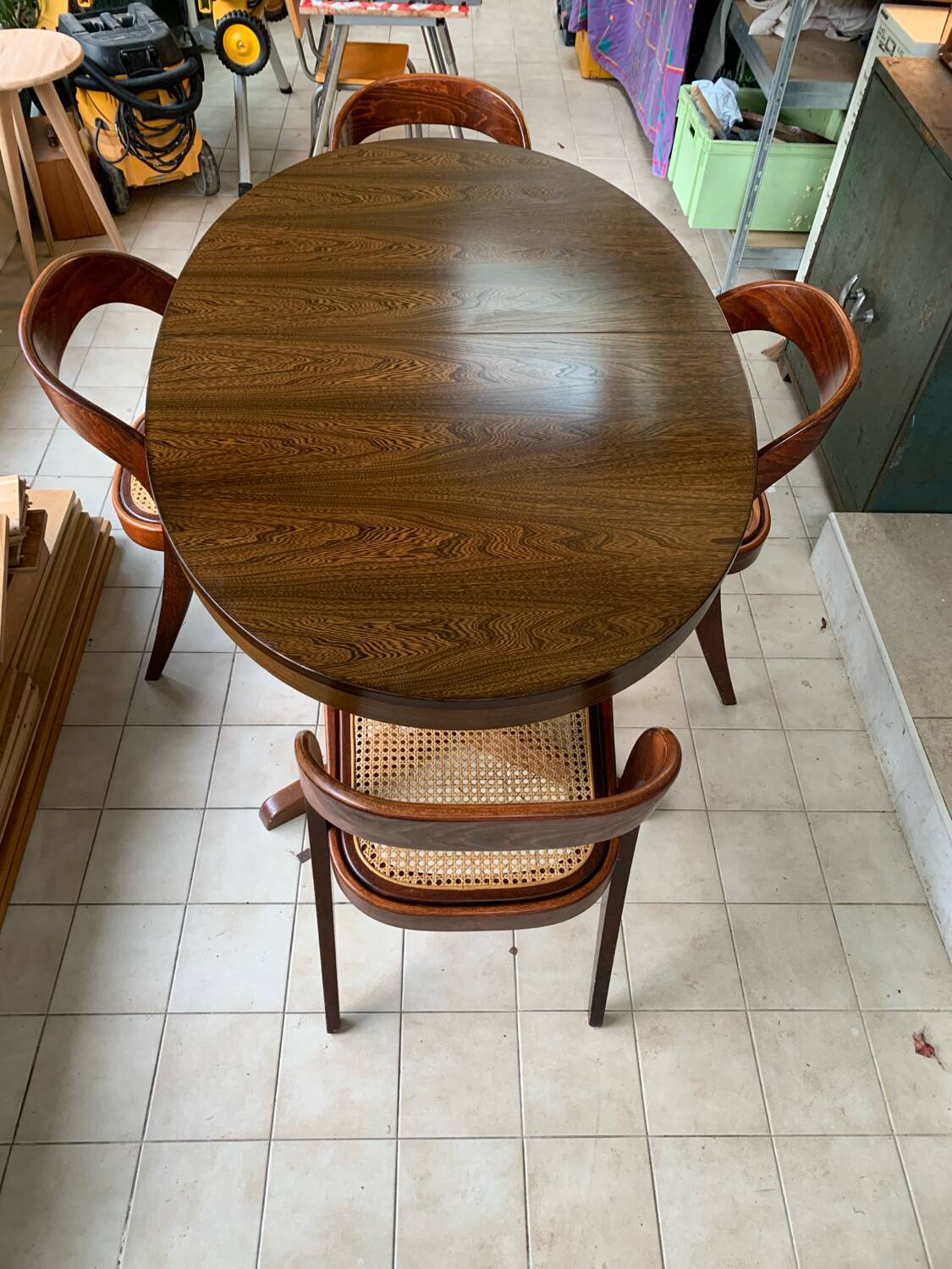 Baumann table and chair set