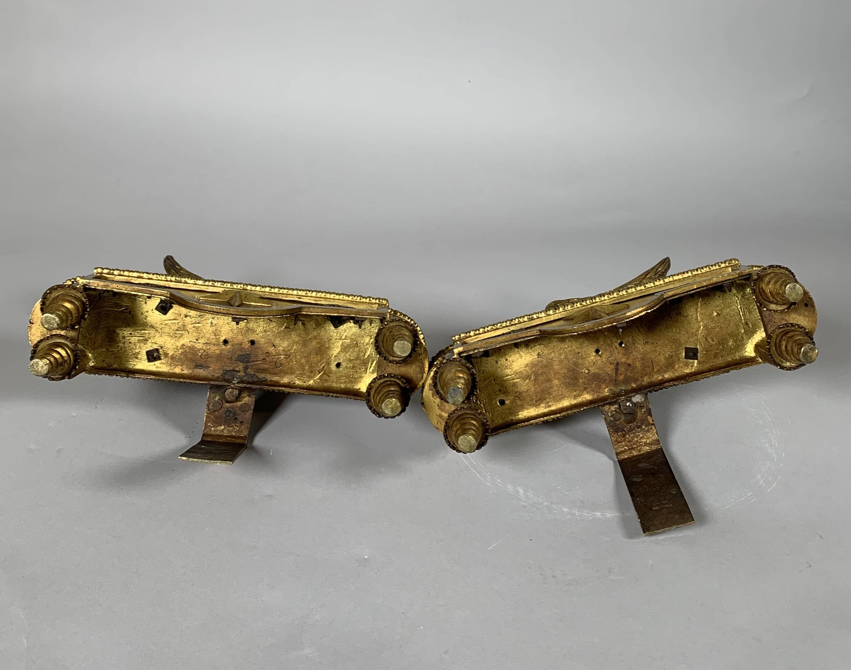 Paire De Chenets Aux Sphinges d'époque Directoire XVIIIème Siècle Attribué