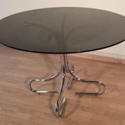 Table basse italienne du milieu du siècle en chrome et acier avec plateau rond en verre fumé, années 1960