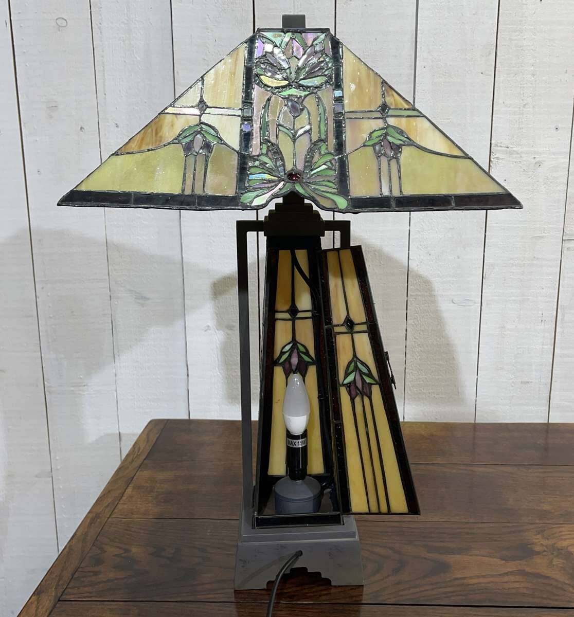 Modern Tiffany style lamp with Art Deco decor