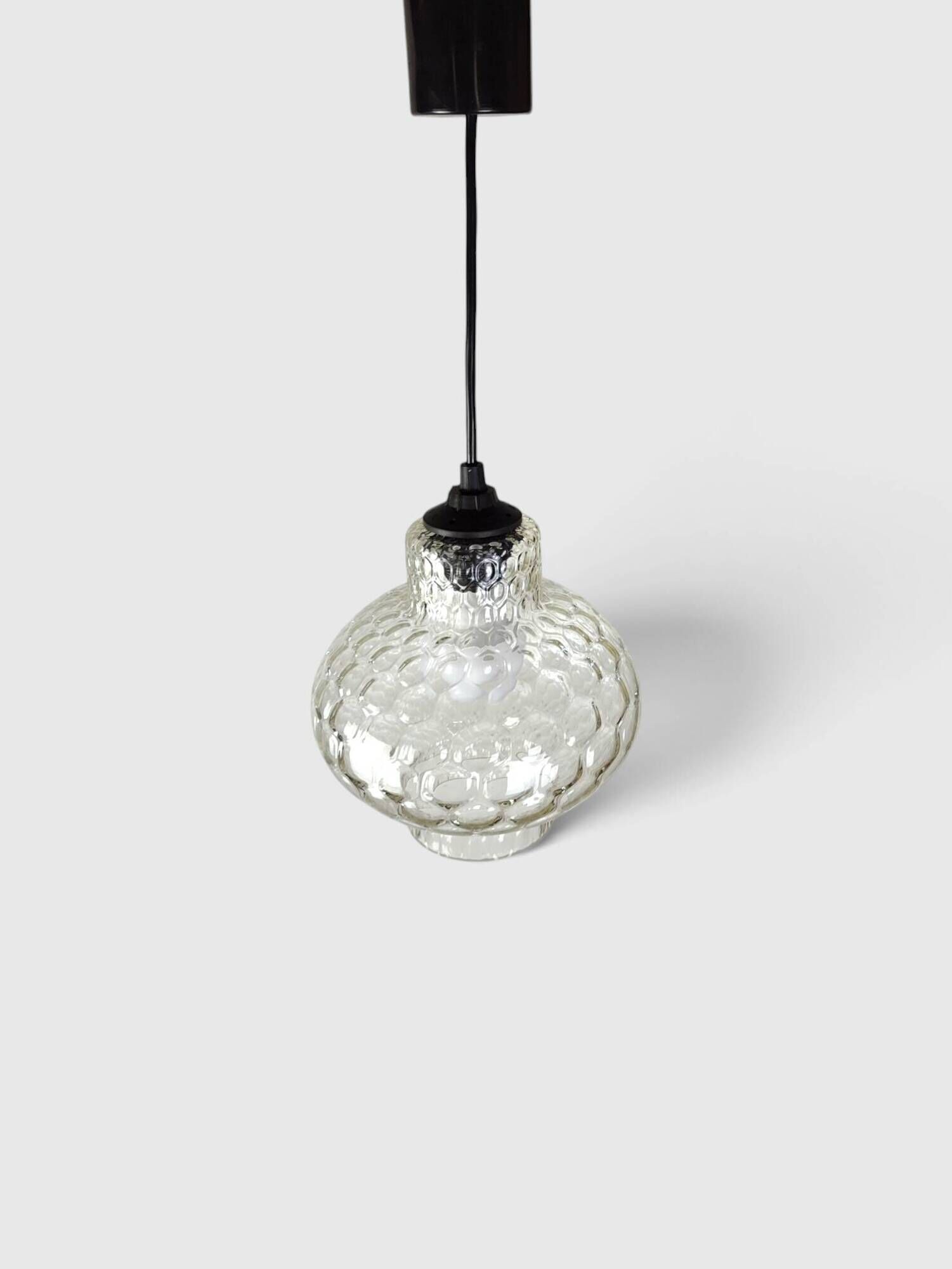 Suspension Space Age in moulded glass honeycomb – 1970