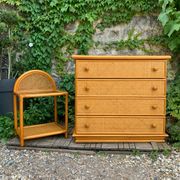 Dresser and its bedside table in rattan caning and vintage oak from the 1970s.
