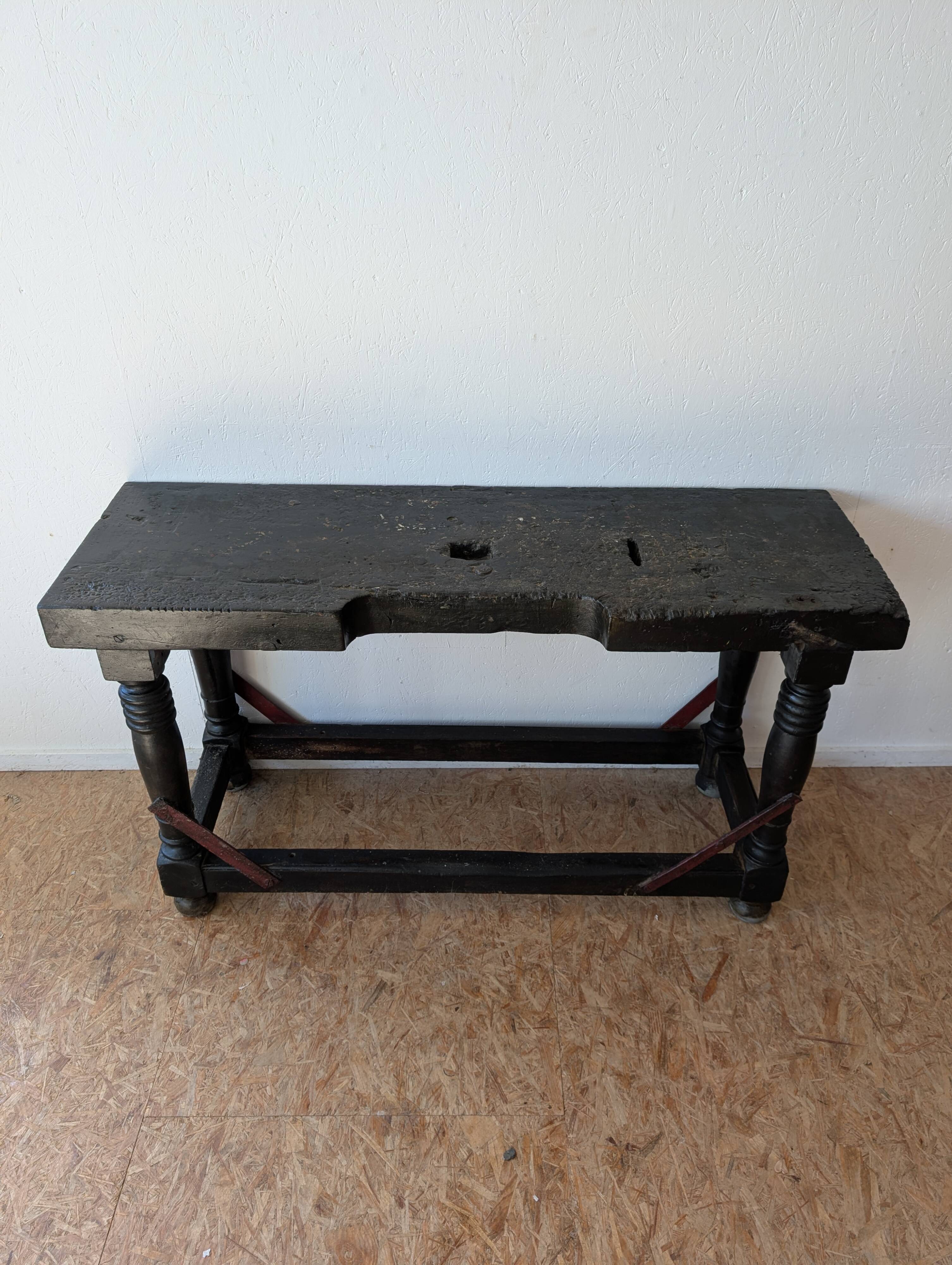 Console / old solid wood jeweler's workbench, turned legs