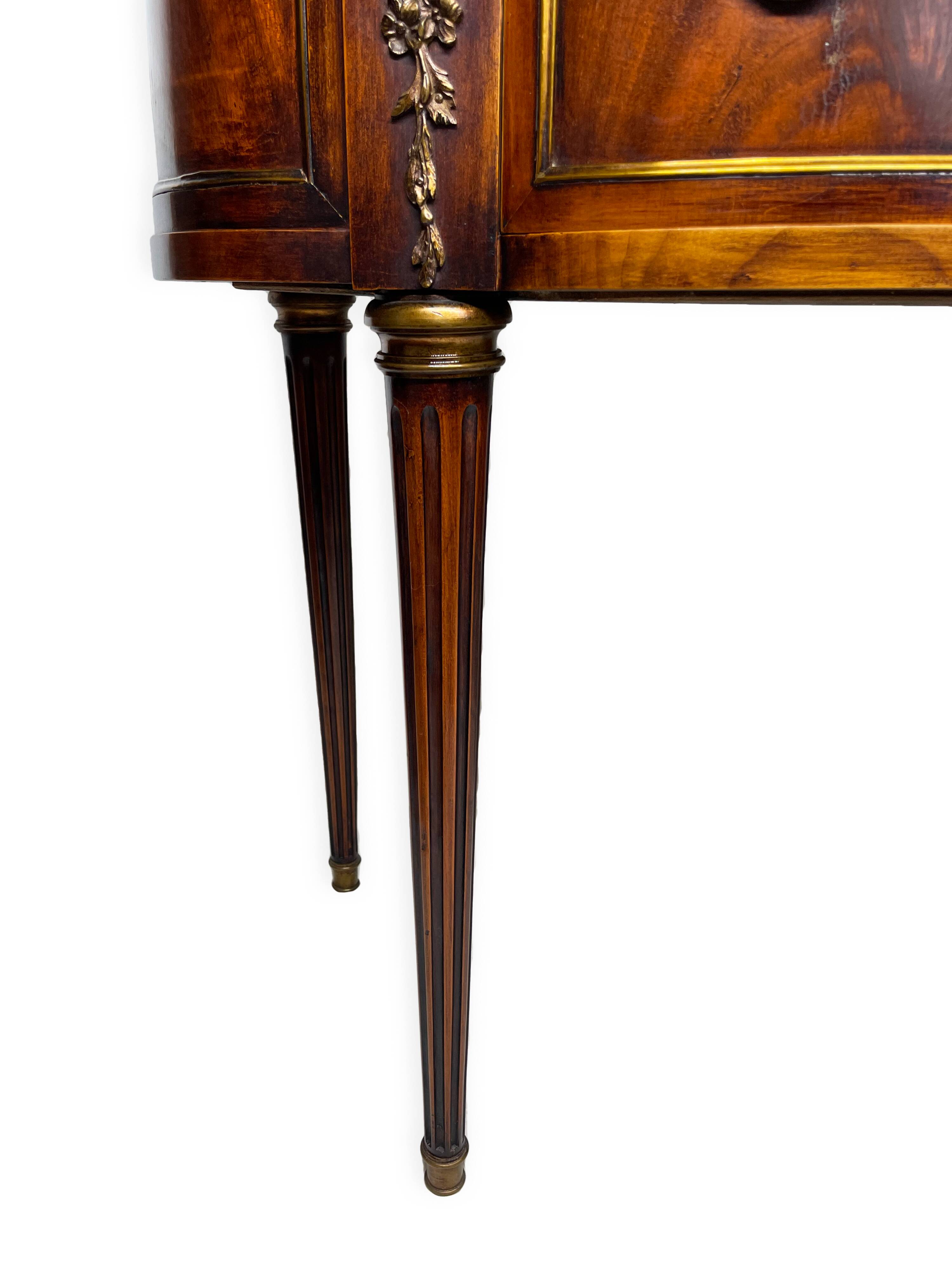 Console française Louis XVI en acajou à plumes, 19ème siècle