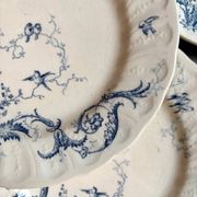 6 assiettes plates Gien en terre de fer, service "Rinceaux" n°1