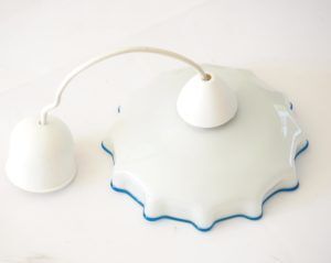 Blue mesh opaline suspension