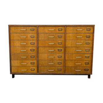 Former laboratory trade furniture