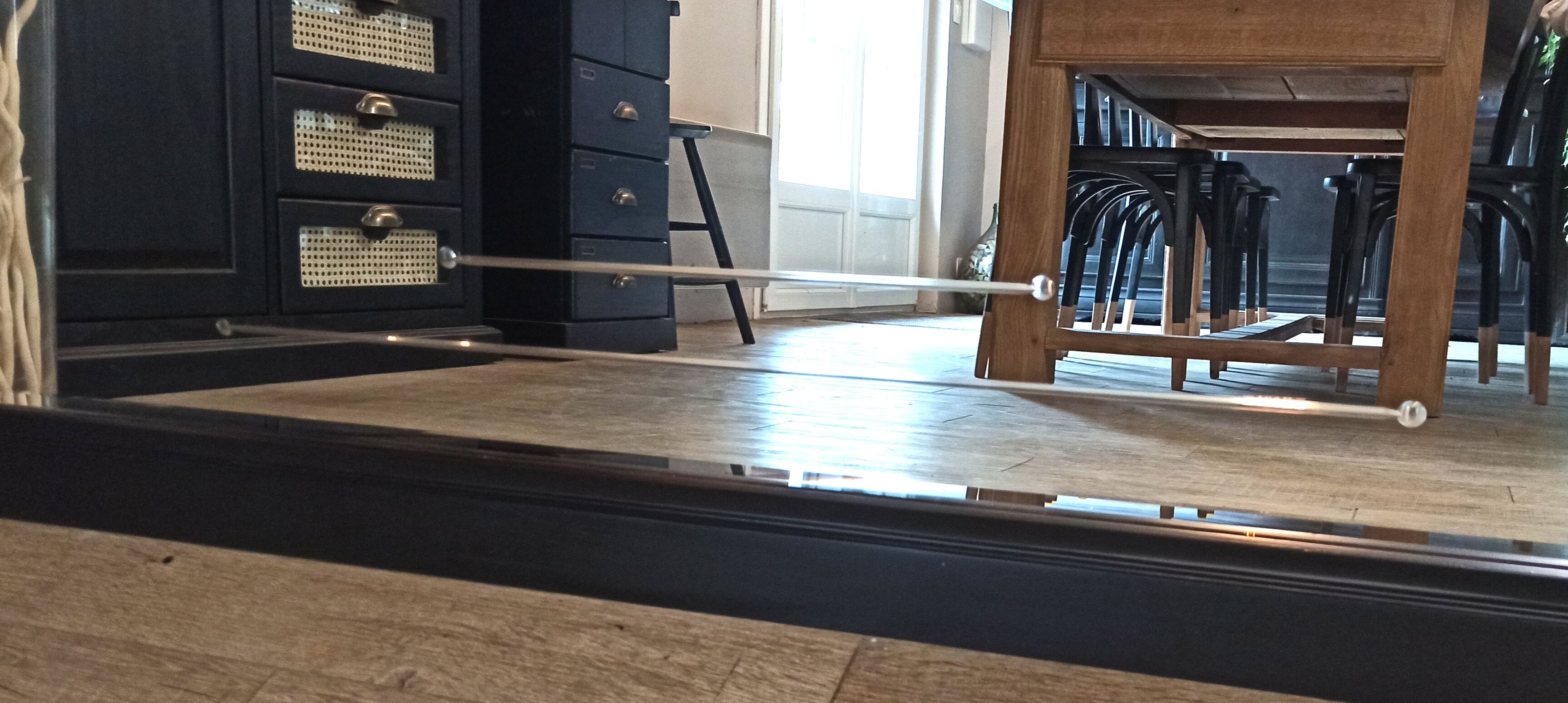 Mirror with beveled ice