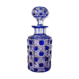 Flacon en cristal de Baccarat modèle diamants pierreries doublé bleu