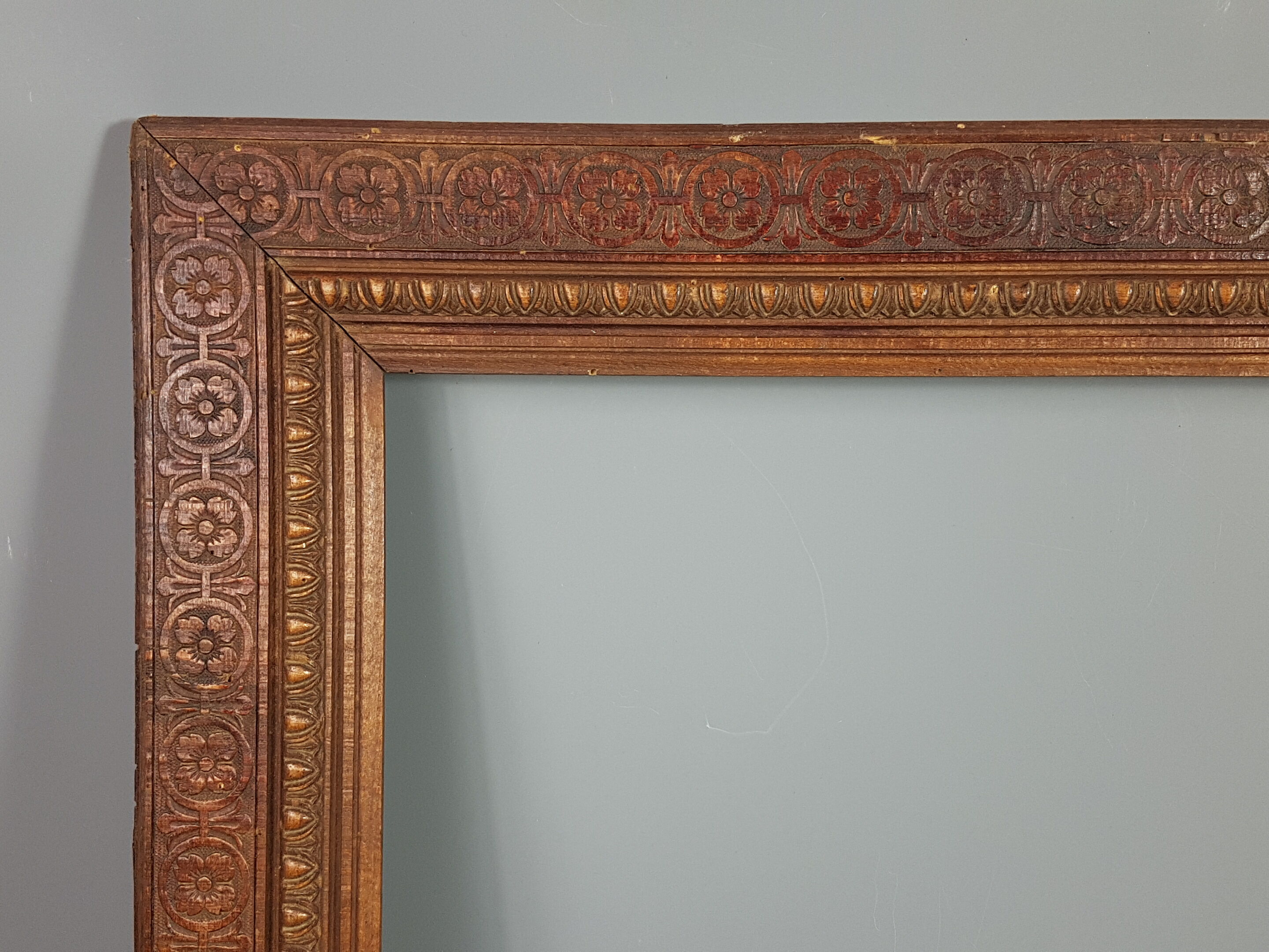 Old carved wood frame for orientalist painting 64.4x54.4 cm, leafing 50.6x40.5 cm SB