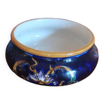 Small bowl in Giens porcelain vintage renaissance model