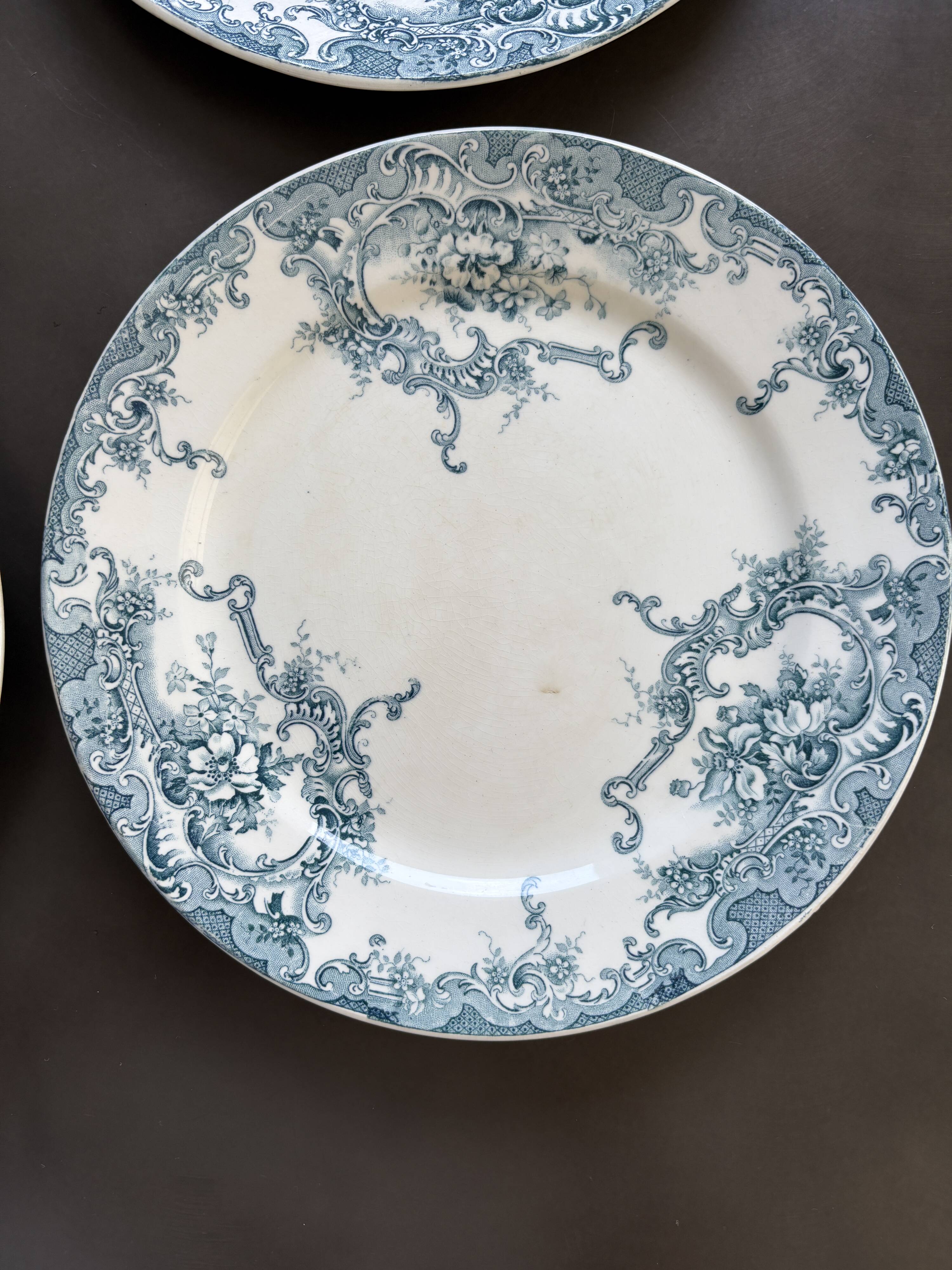 4 Boch 1900 dinner plates