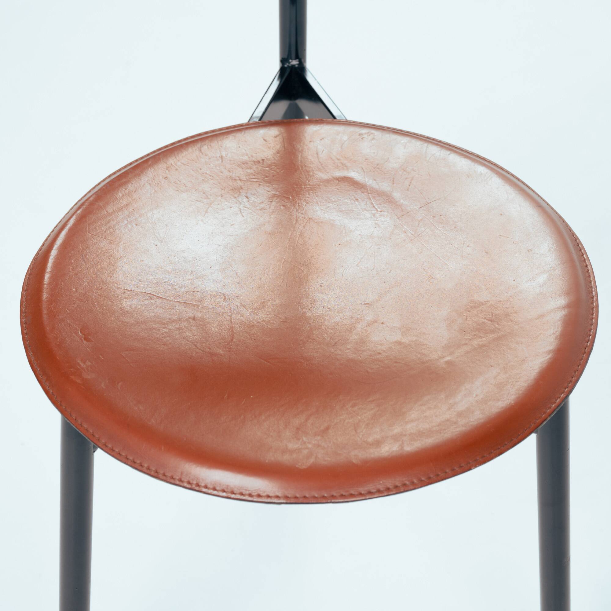 6 Linea Veam leather tripod chairs, Italy 1980s