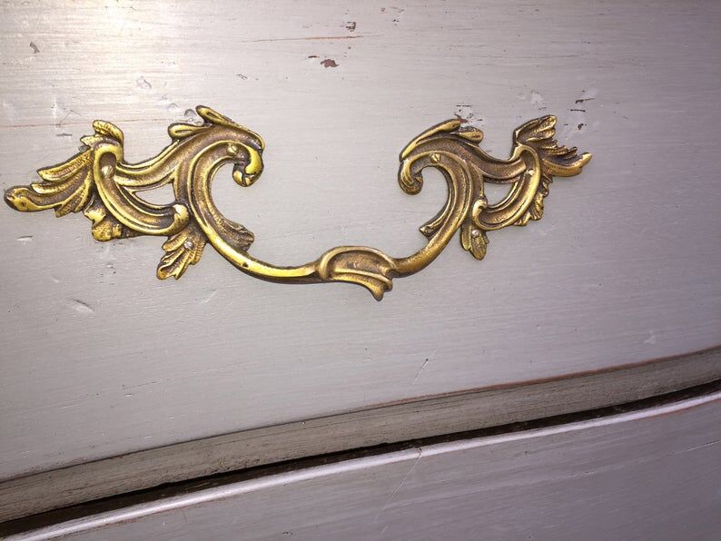 Louis XV rococo curved commodus