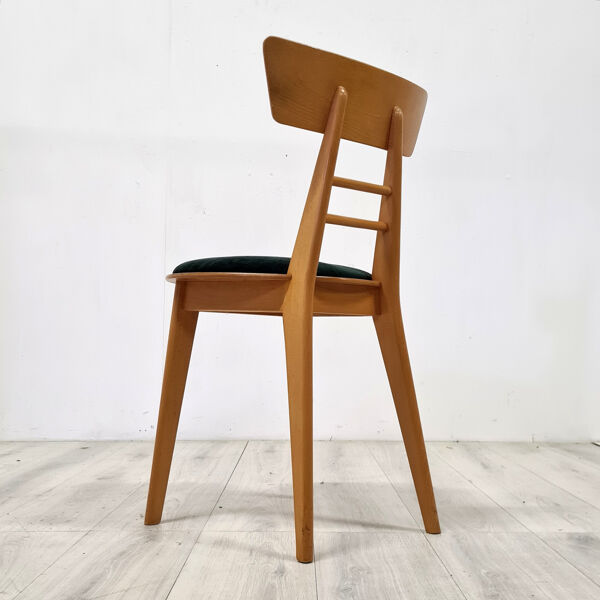 Chaises de salle à manger de hêtre du milieu du siècle avec des sièges verts de velours, Italie années 60