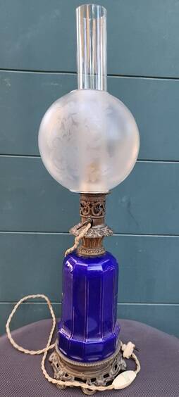 Lampe à Pétrole en Porcelaine Sèvres Bleu
