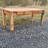 Farm table
