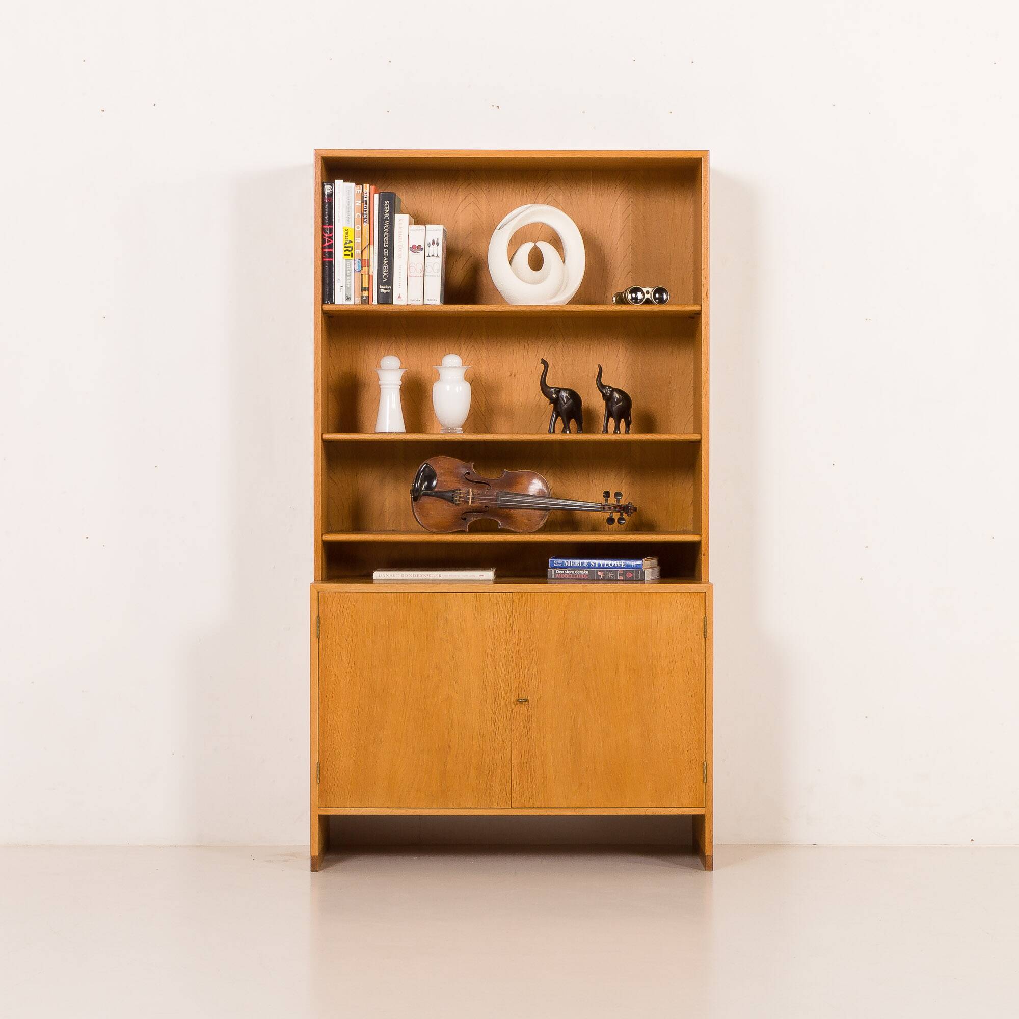 Hans Wegner mid-century oak bookcase, RY Mobler, 1960s