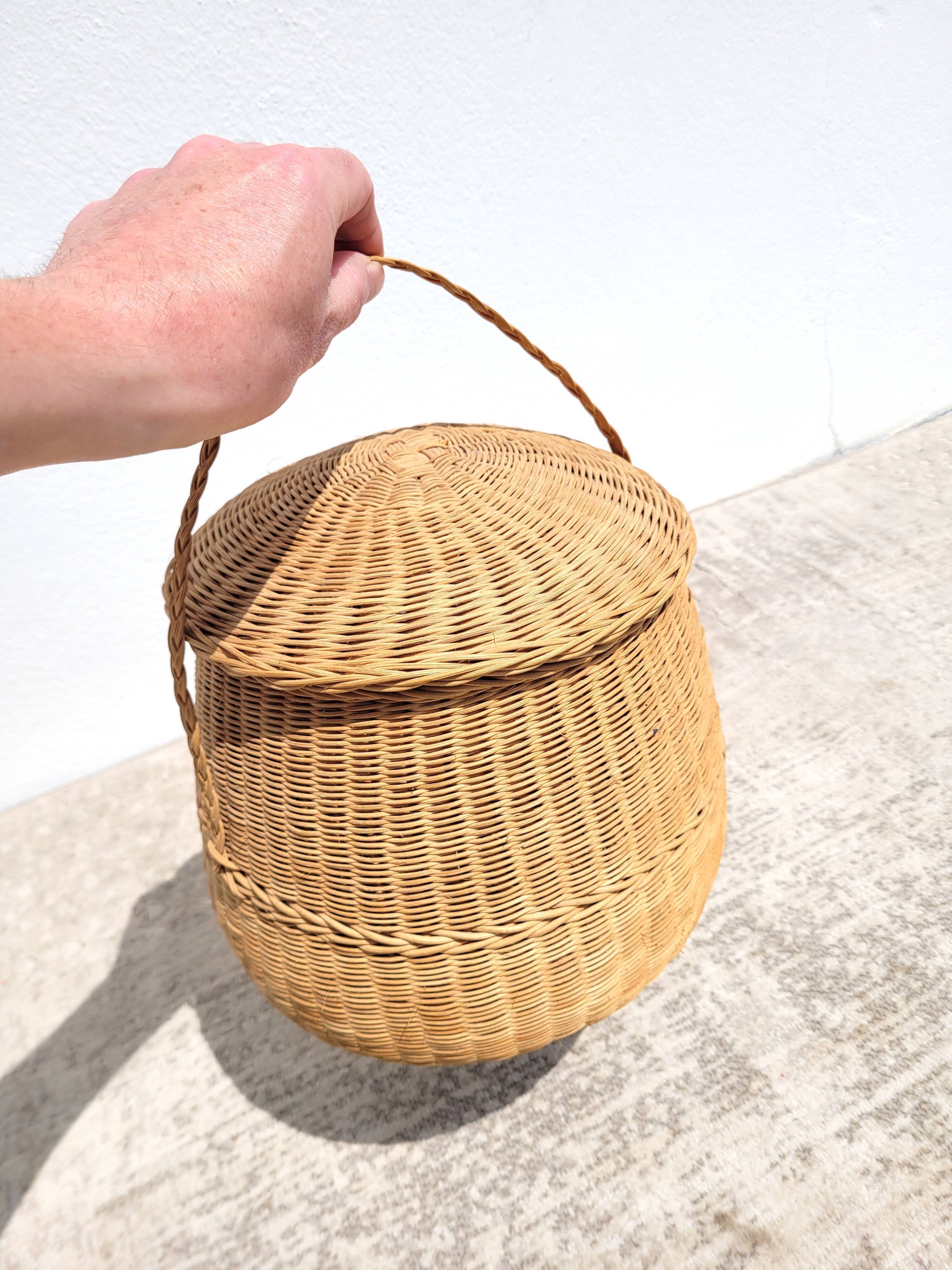 Rattan braided basket basket
