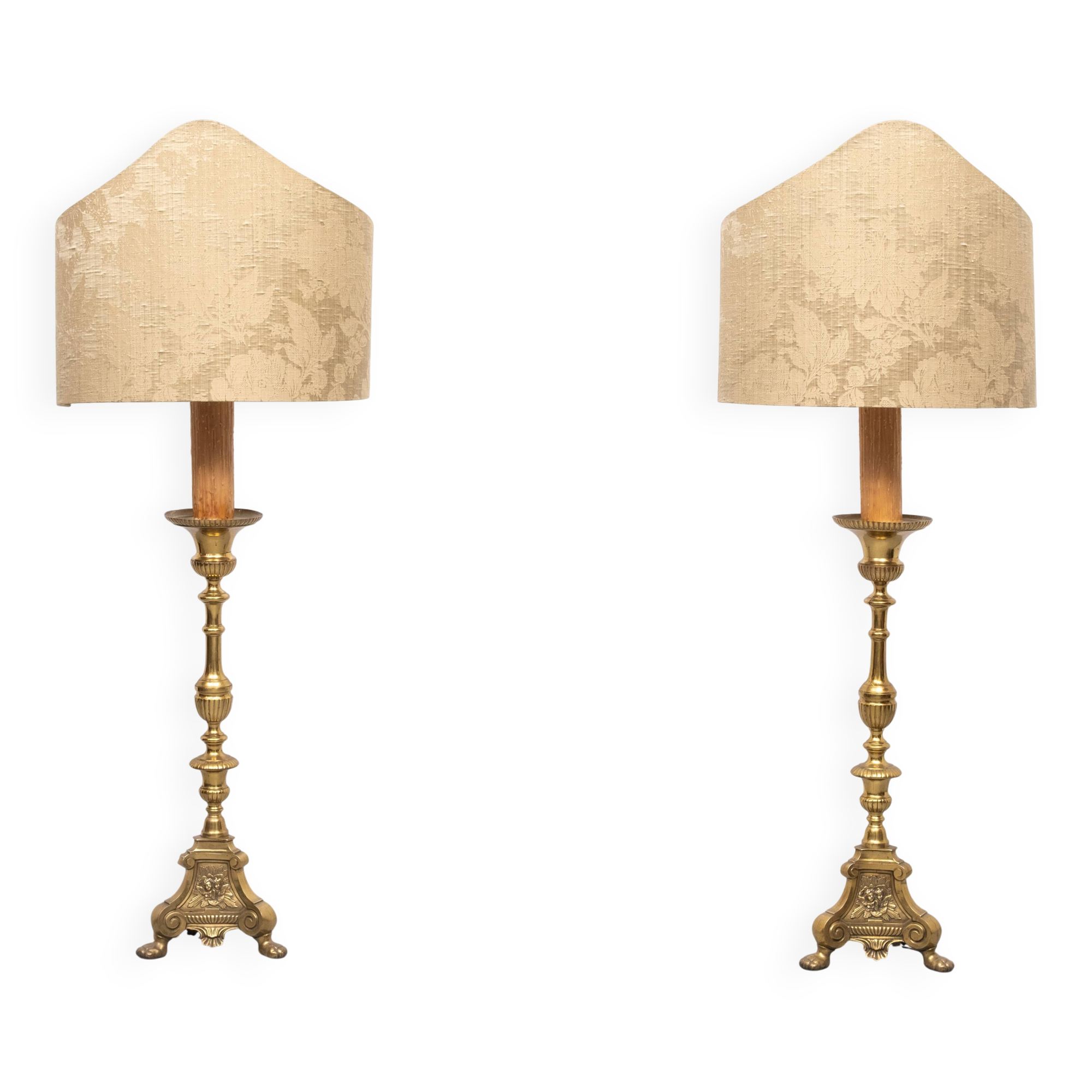 Grands chandeliers d'autel en laiton hollandais du XVIIIe siècle. Lampadaires.