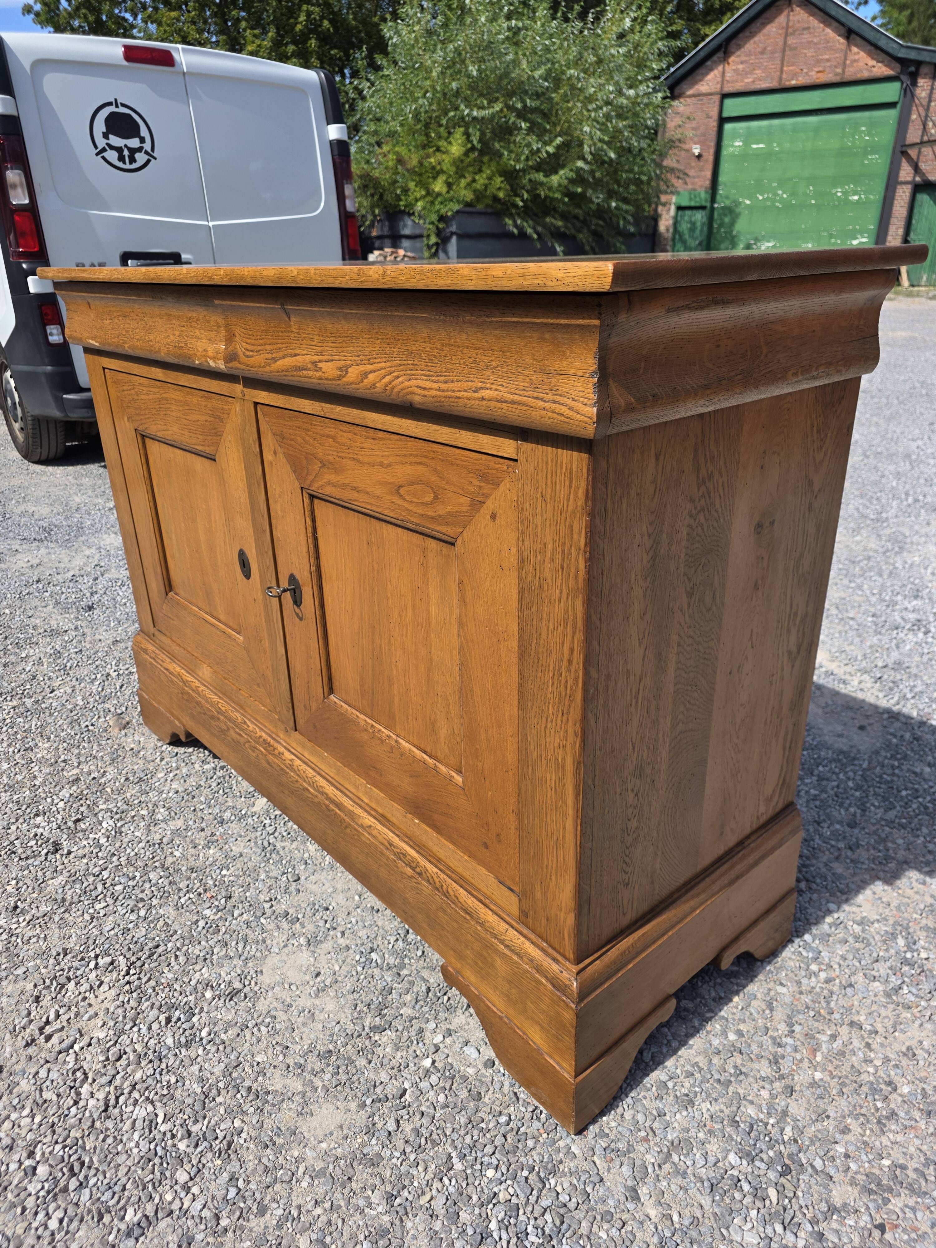 Louis Philippe buffet in solid oak.