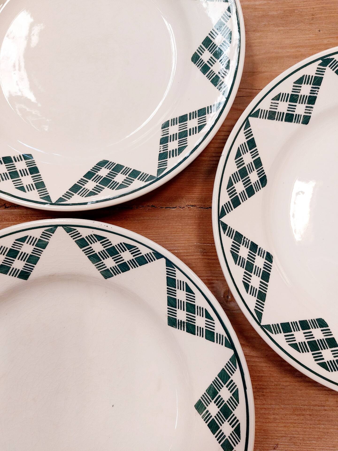 3 assiettes plates terre de fer - Saint Amand