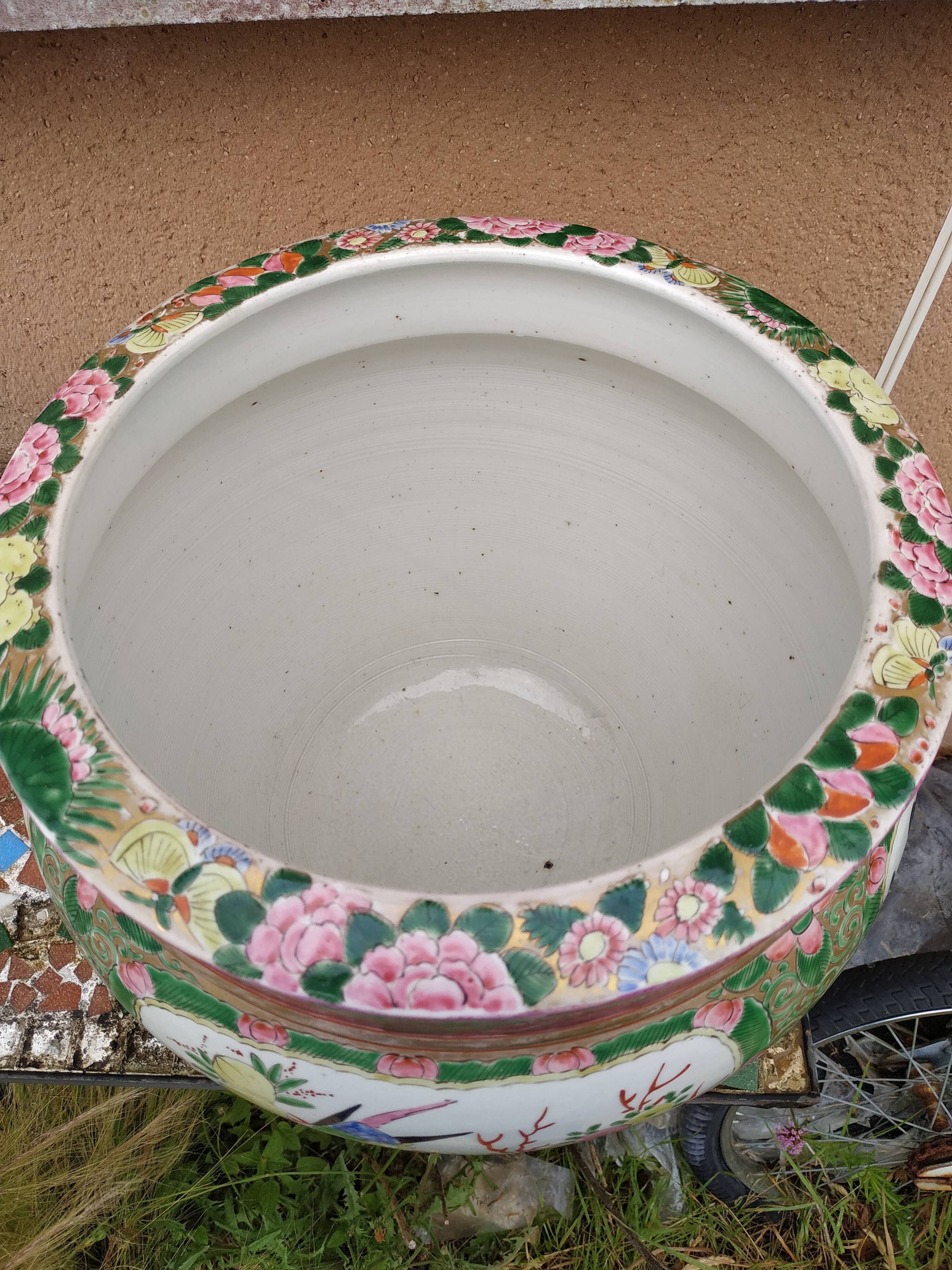 Jar in the style of Canton mid-20th