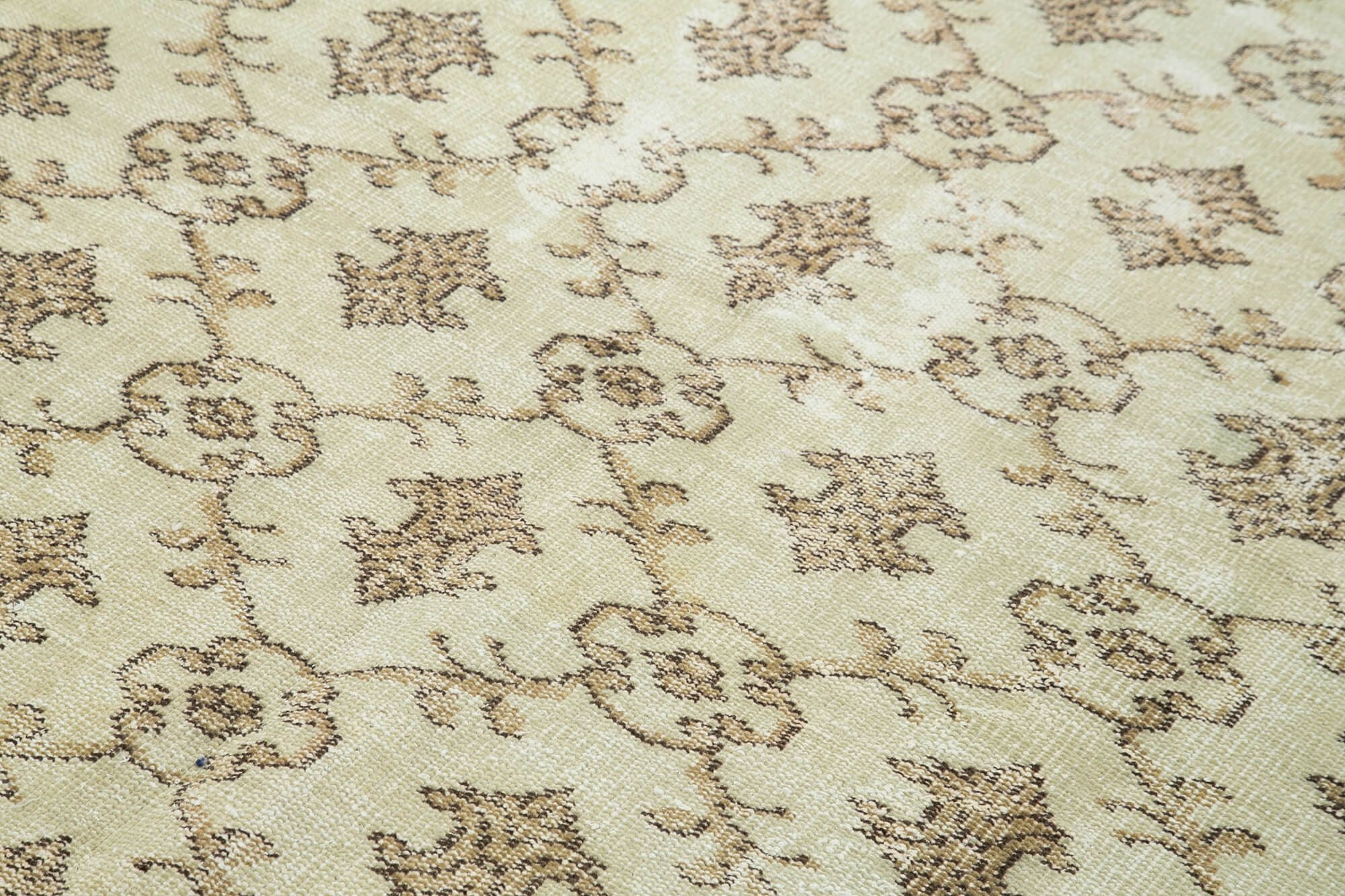 Hand-knotted vintage turkish beige carpet 200 cm x 291 cm - 36628