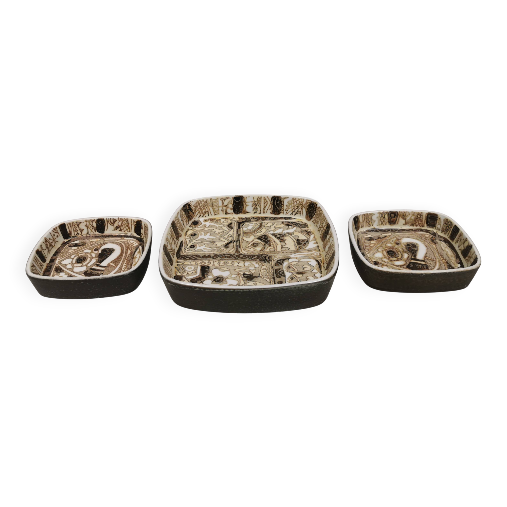 Dishes from Royal Copenhagen, designed by Nils Thorsson 1960s.