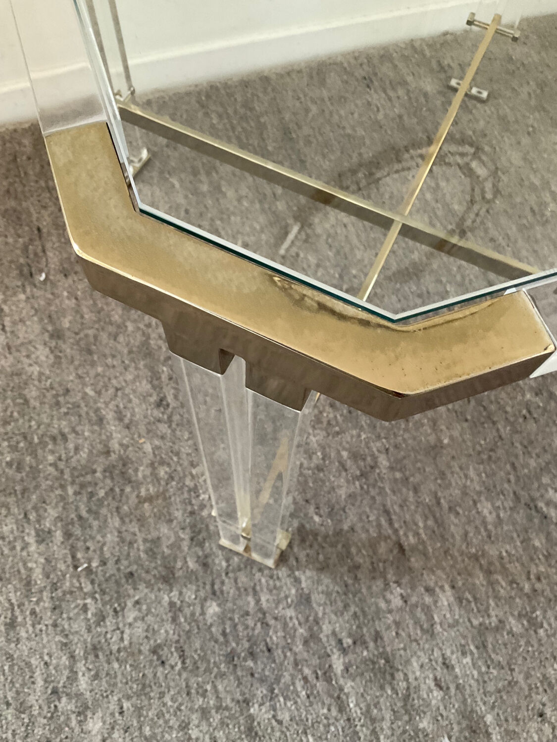 Vintage coffee table in lucite and brass 60s-70s