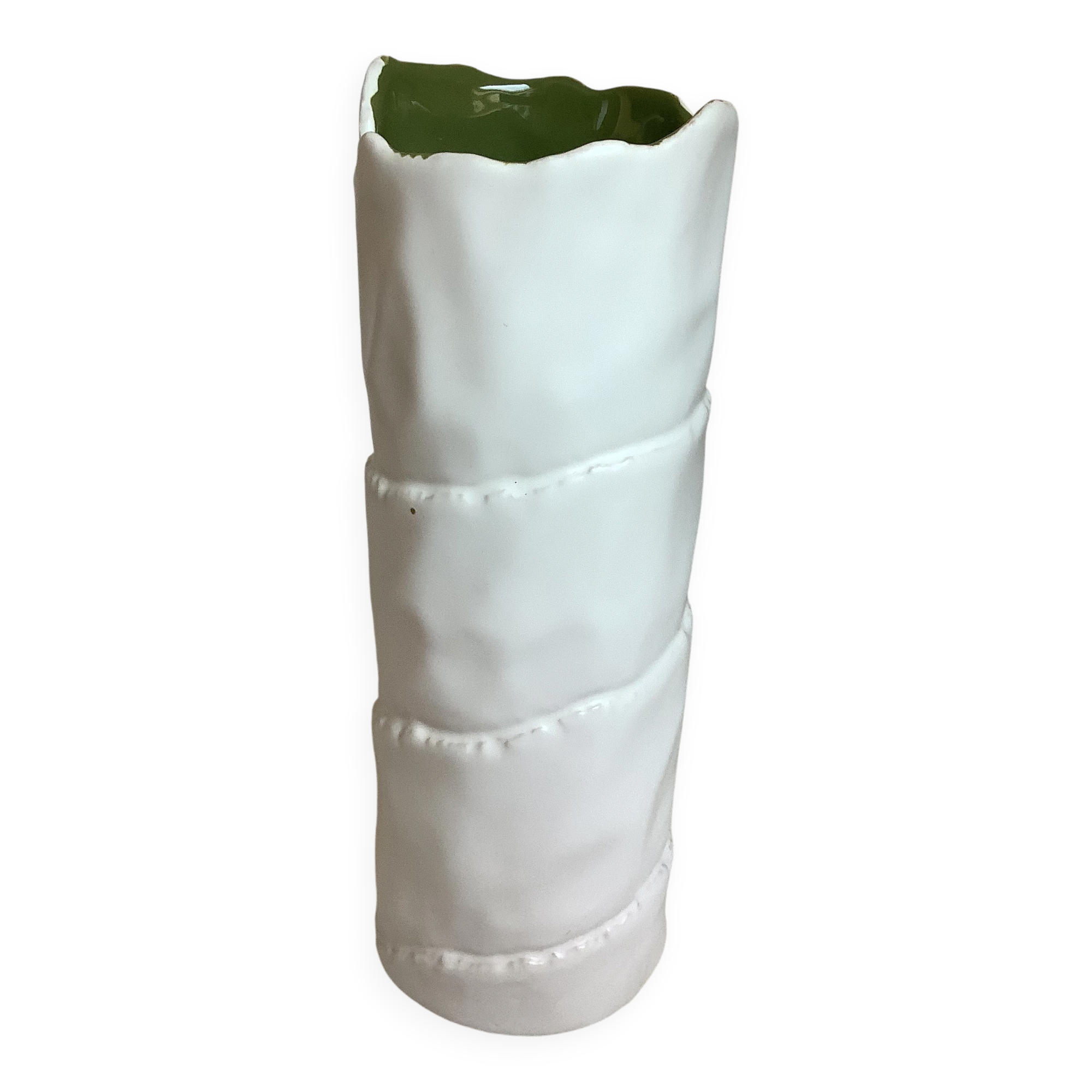 Vase with patterns of rolled paper leaves