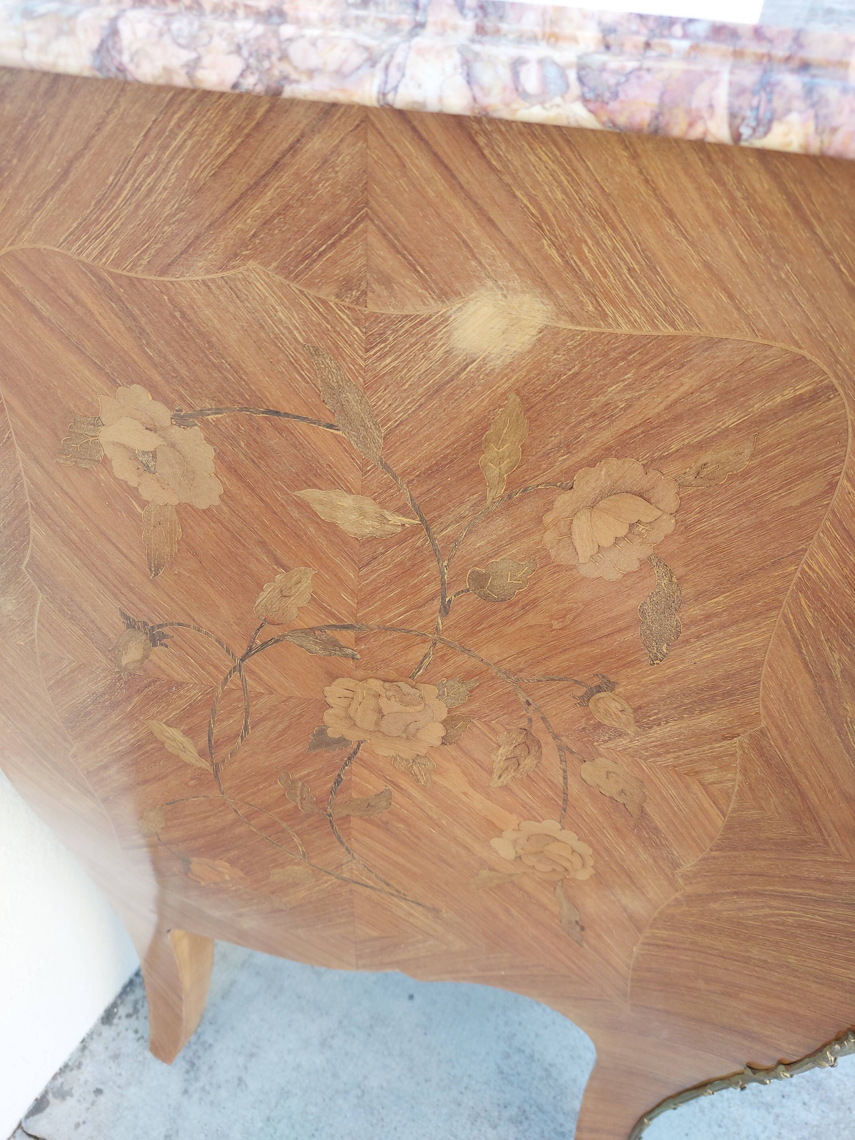 Louis XV chest of drawers in rosewood marquetry