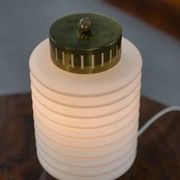 Lampe à poser scandinave avec opaline 1960’s