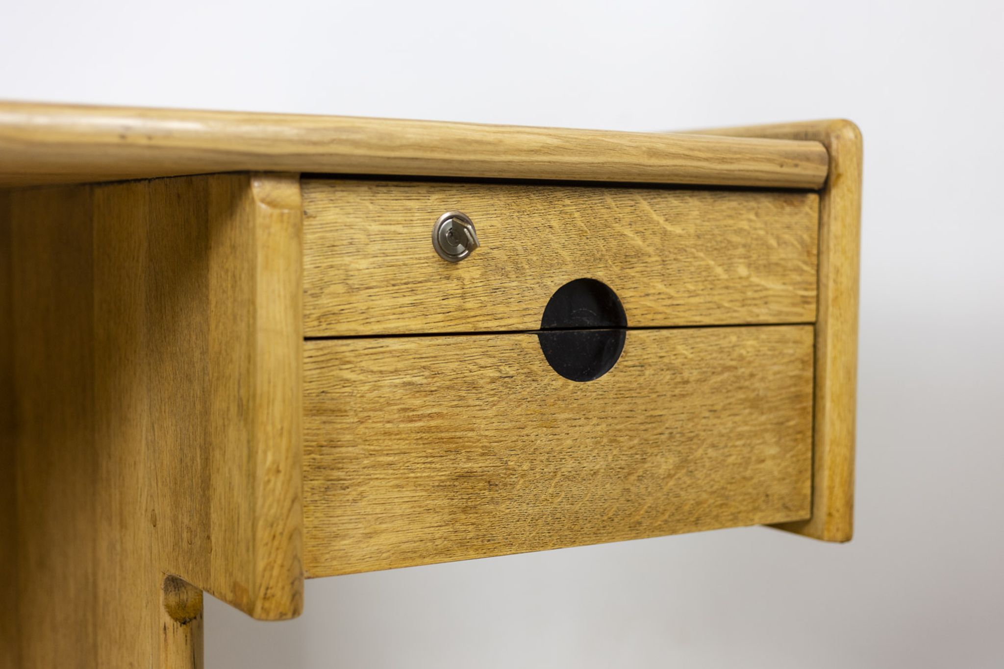 Bureau en chêne, années 1970